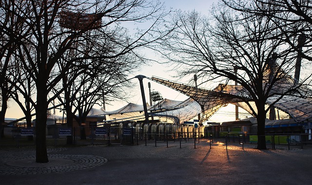 快船轻松大胜篮网，球队表现亮点显著！.